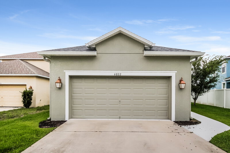 2,545/Mo, 6822 Butterfly Dr Harmony, FL 34773 Rear View