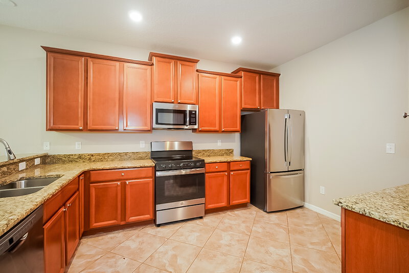 2,175/Mo, 3215 Blazing Star Ln Harmony, FL 34773 Kitchen View