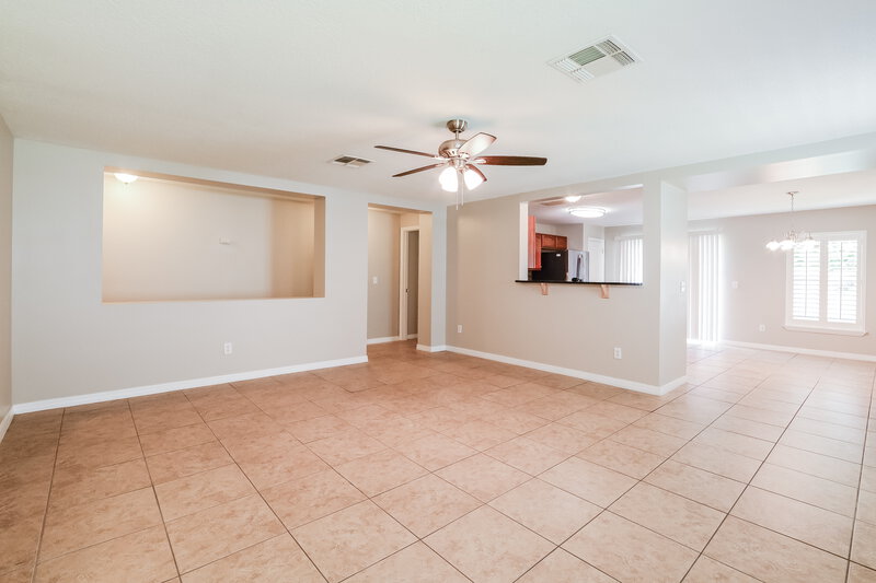 2,425/Mo, 1251 Alapaha Ln Orlando, FL 32828 Living Room View 2