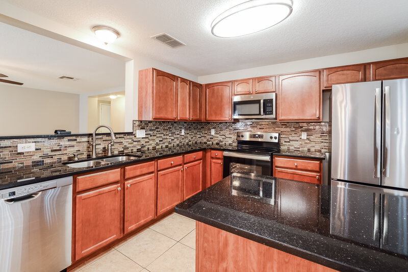 2,425/Mo, 1251 Alapaha Ln Orlando, FL 32828 Kitchen View