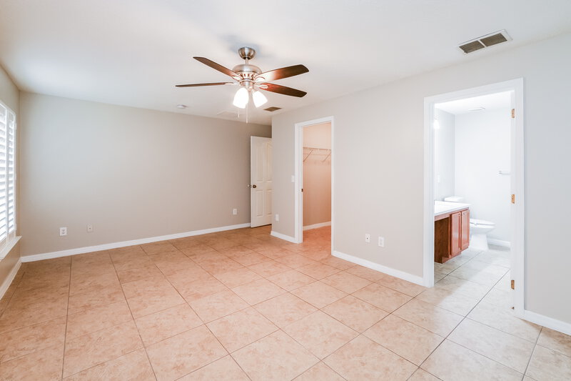 2,425/Mo, 1251 Alapaha Ln Orlando, FL 32828 Main Bedroom View 2