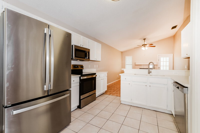 2,495/Mo, 2630 Cahill Way Lake Mary, FL 32746 Kitchen View
