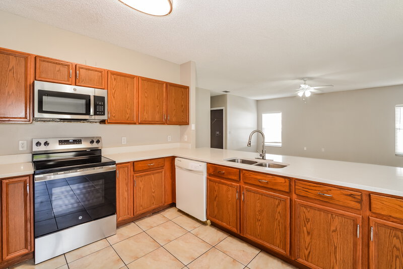 1,935/Mo, 963 Alsace Dr Kissimmee, FL 34759 Kitchen View