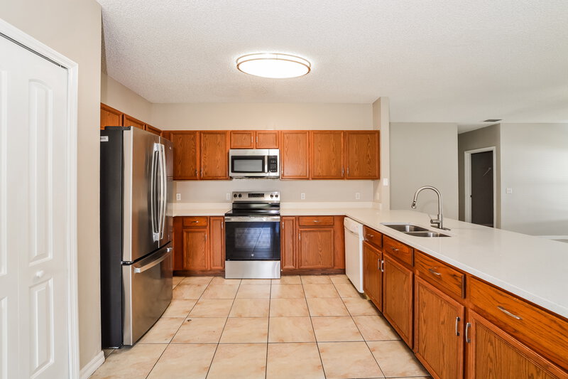 1,935/Mo, 963 Alsace Dr Kissimmee, FL 34759 Kitchen View 2