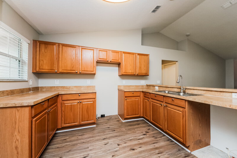 2,125/Mo, 2040 Big Buck Dr Saint Cloud, FL 34772 Kitchen View 2