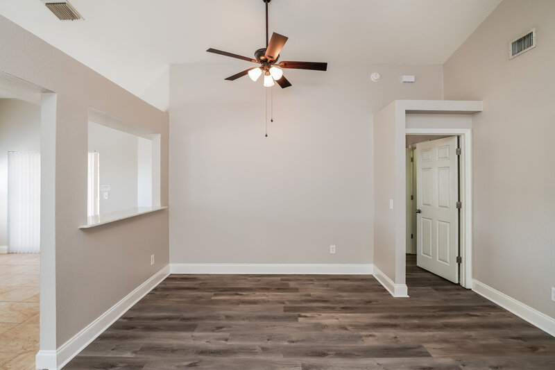 2,175/Mo, 348 Breezeway Dr Apopka, FL 32712 Living Room View