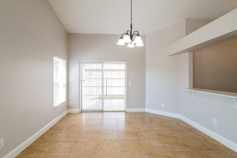 2,175/Mo, 348 Breezeway Dr Apopka, FL 32712 Dining Room View