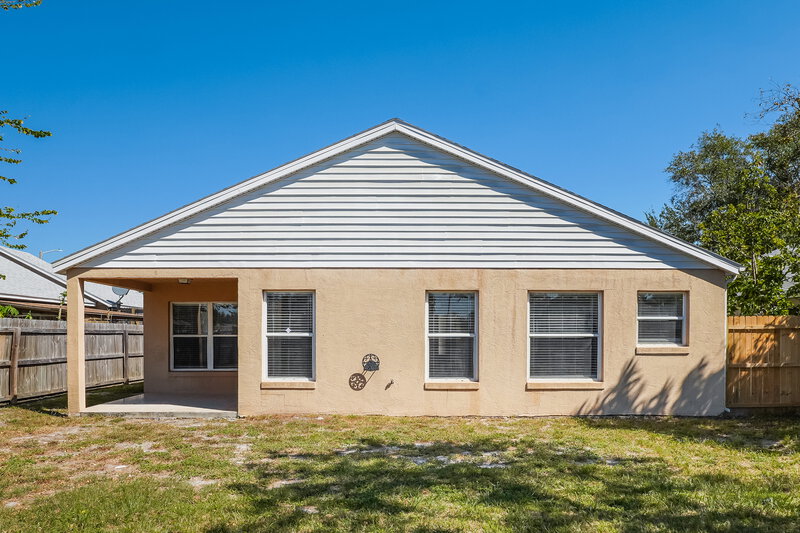 2,175/Mo, 348 Breezeway Dr Apopka, FL 32712 Rear View