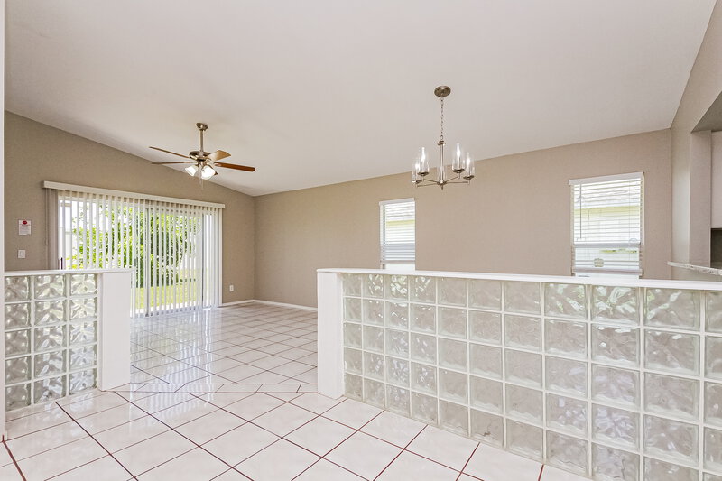 2,120/Mo, 1011 Ocala Woods Ln Orlando, FL 32824 Dining Room View