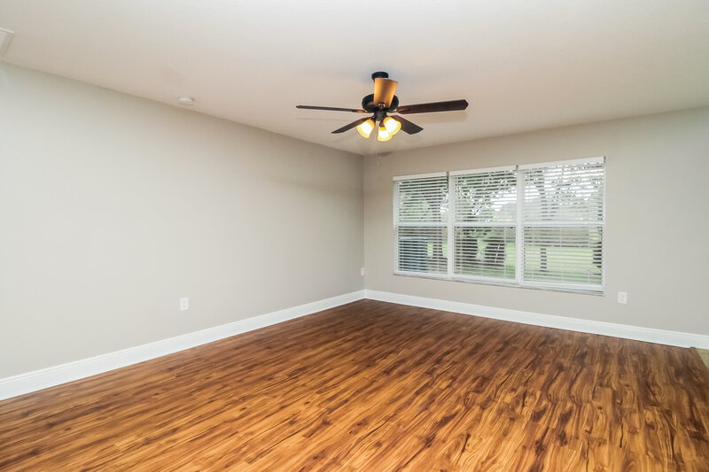 2,190/Mo, 1920 Strathmore Cir Mount Dora, FL 32757 Living Room View 2