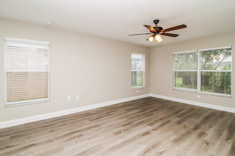 2,190/Mo, 1920 Strathmore Cir Mount Dora, FL 32757 Main Bedroom View 2