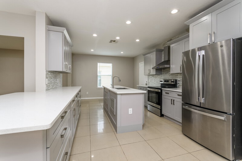 2,395/Mo, 4911 Windbourne Way Saint Cloud, FL 34772 Kitchen View 2