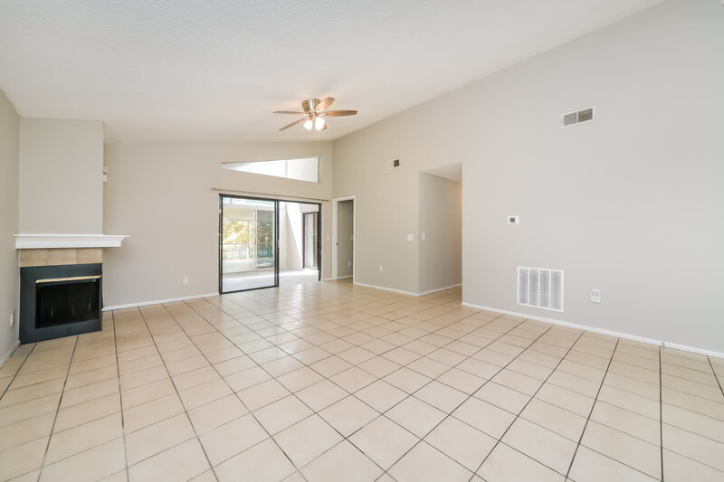 2,295/Mo, 1422 Julip Dr Orlando, FL 32825 Living Room View 2