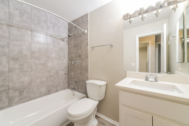 2,295/Mo, 1422 Julip Dr Orlando, FL 32825 Bathroom View