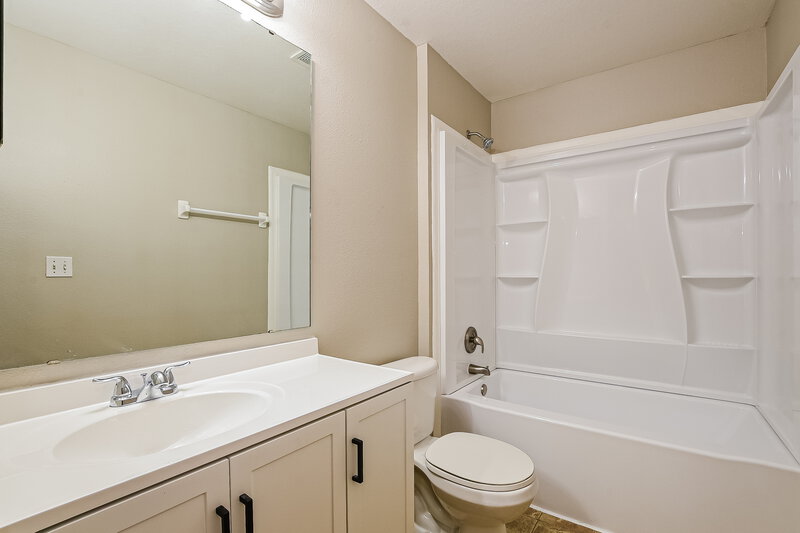 2,075/Mo, 3005 Lorimer Ct Groveland, FL 34736 Bathroom View