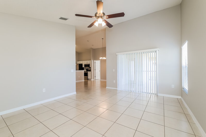 2,180/Mo, 431 Peppermill Cir Kissimmee, FL 34758 Living Room View 2