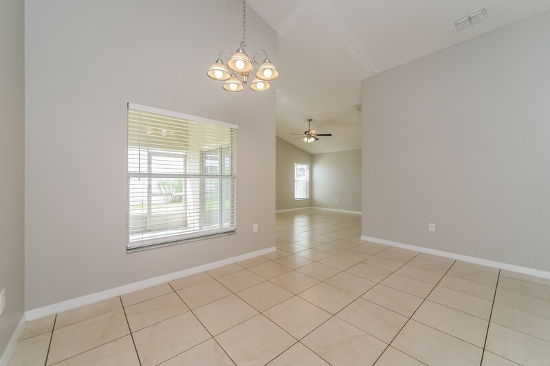 1,970/Mo, 431 Peppermill Cir Kissimmee, FL 34758 Dining Room View