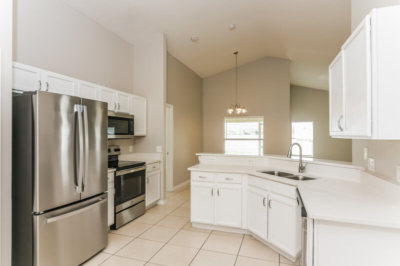 1,970/Mo, 431 Peppermill Cir Kissimmee, FL 34758 Kitchen View 2