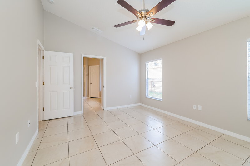 2,180/Mo, 431 Peppermill Cir Kissimmee, FL 34758 Main Bedroom View