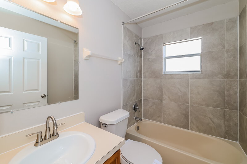 2,180/Mo, 431 Peppermill Cir Kissimmee, FL 34758 Bathroom View