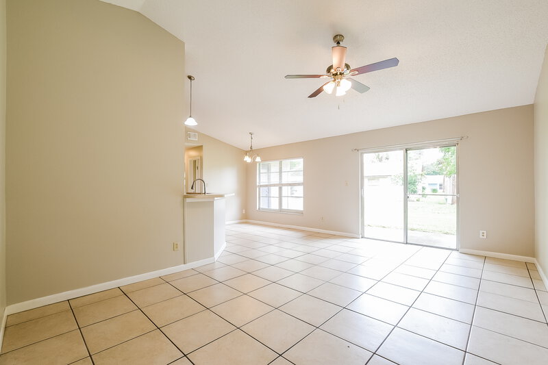 2,590/Mo, 2854 Camomile Dr Orlando, FL 32837 Living Room View