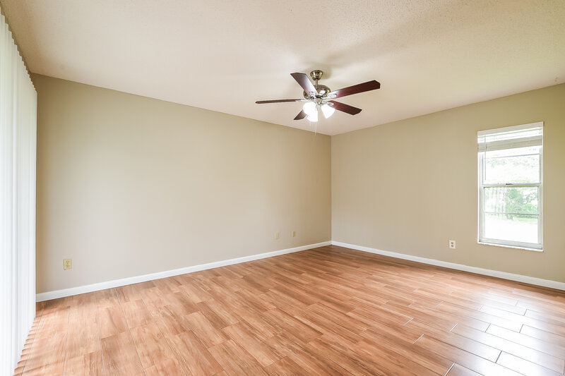 2,590/Mo, 2854 Camomile Dr Orlando, FL 32837 Living Room View 2