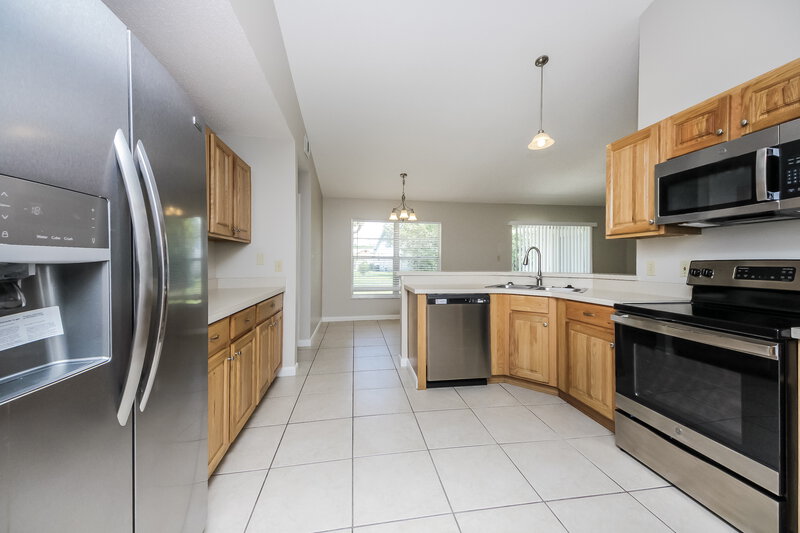 2,785/Mo, 2854 Camomile Dr Orlando, FL 32837 Kitchen View