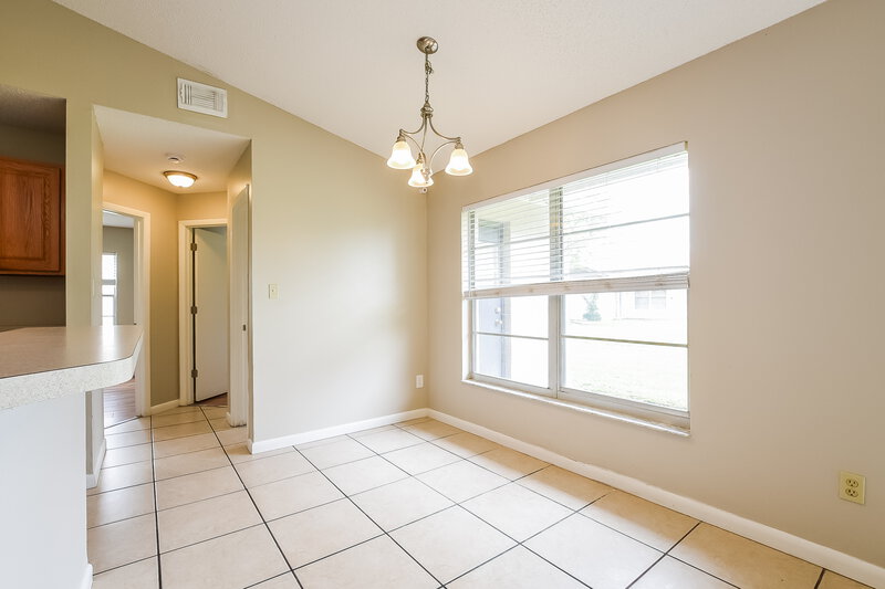 2,590/Mo, 2854 Camomile Dr Orlando, FL 32837 Breakfast Nook View 2