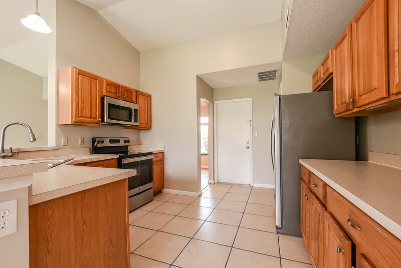 2,590/Mo, 2854 Camomile Dr Orlando, FL 32837 Kitchen View