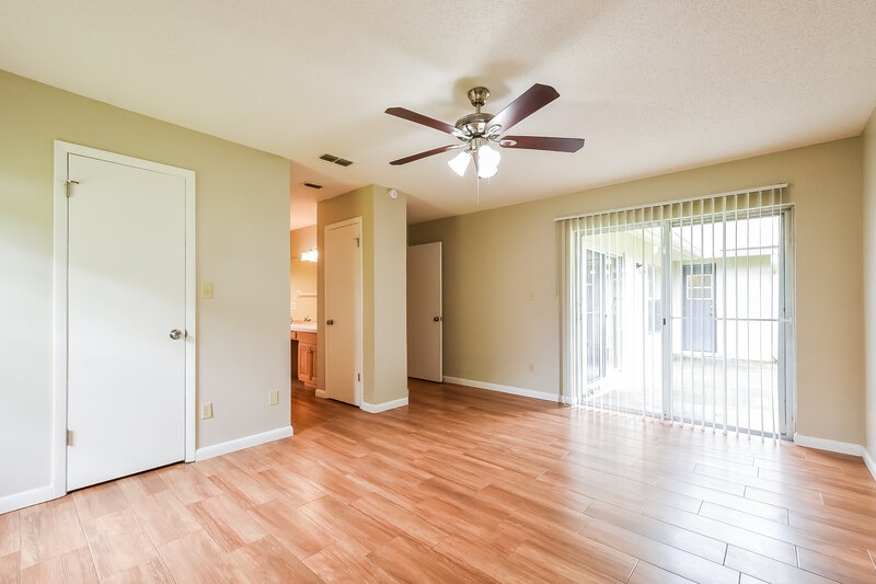 2,590/Mo, 2854 Camomile Dr Orlando, FL 32837 Main Bedroom View