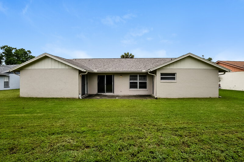 2,590/Mo, 2854 Camomile Dr Orlando, FL 32837 Rear View