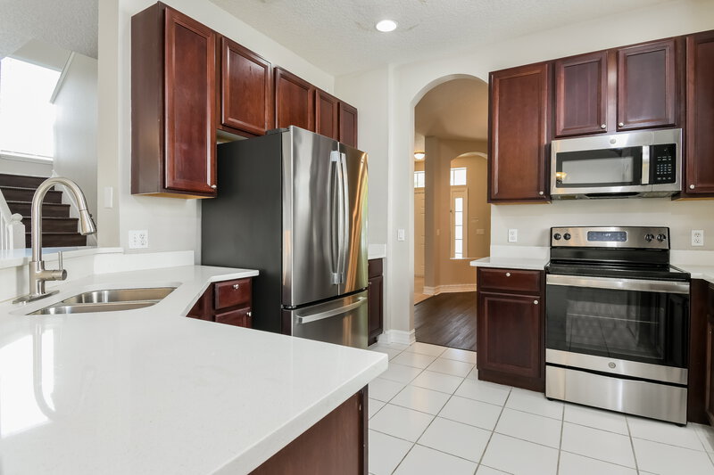 2,400/Mo, 7013 Buttonbush Loop Harmony, FL 34773 Kitchen View 2