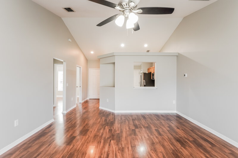 2,175/Mo, 424 Fieldstream W Blvd Orlando, FL 32825 Living Room View 2