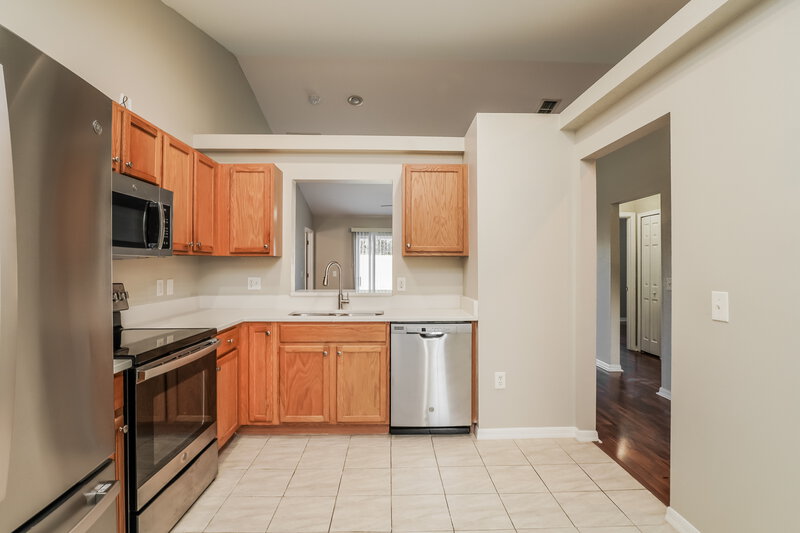 2,175/Mo, 424 Fieldstream W Blvd Orlando, FL 32825 Kitchen View