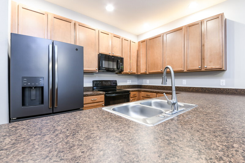 1,810/Mo, 1119 Atlantic Ave Fruitland Park, FL 34731 Kitchen View