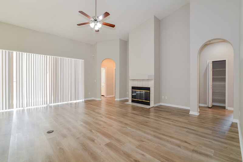 2,950/Mo, 14834 Oldham Dr Orlando, FL 32826 Living Room View 2