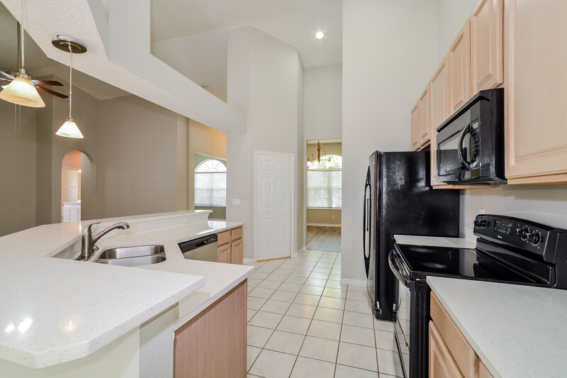 2,950/Mo, 14834 Oldham Dr Orlando, FL 32826 Kitchen View 2