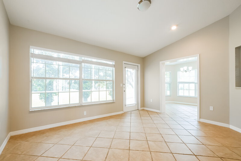 2,185/Mo, 4749 Abaco Dr Tavares, FL 32778 Family Room View 2