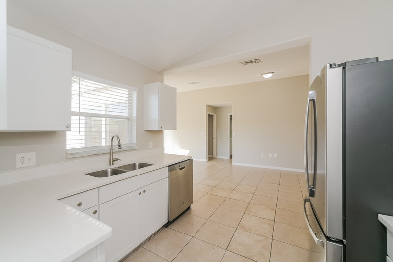 1,980/Mo, 307 Mormanno Way Kissimmee, FL 34758 Kitchen View