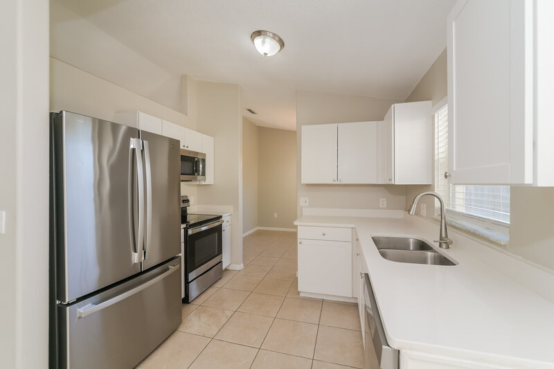 1,980/Mo, 307 Mormanno Way Kissimmee, FL 34758 Kitchen View 2