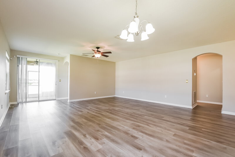 2,000/Mo, 194 Compass Rose Dr Groveland, FL 34736 Dining Room View 2
