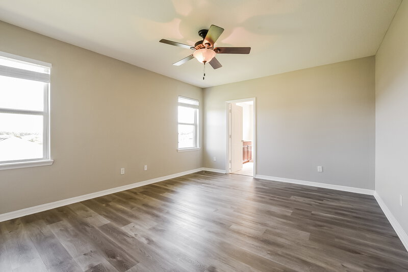 2,000/Mo, 194 Compass Rose Dr Groveland, FL 34736 Main Bedroom View