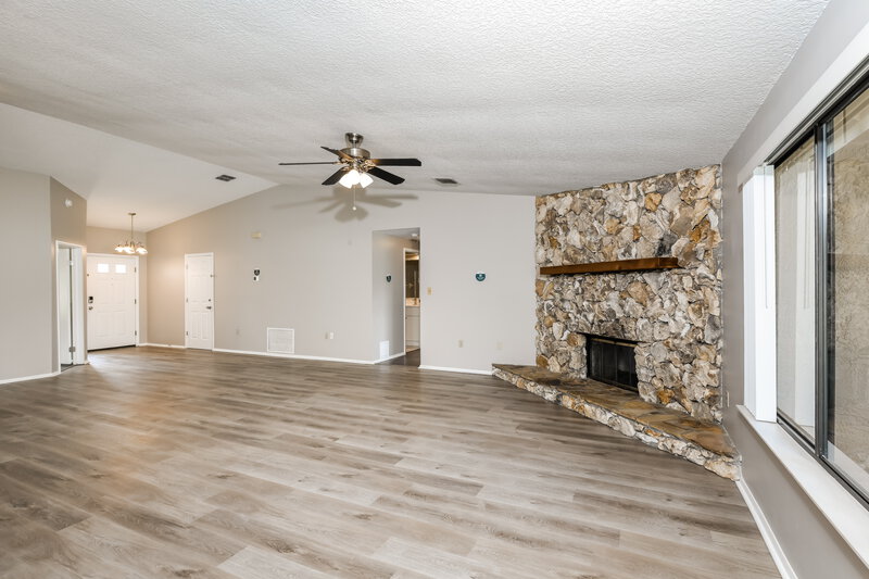 2,395/Mo, 5619 Garden Grove Cir Winter Park, FL 32792 Living Room View 2