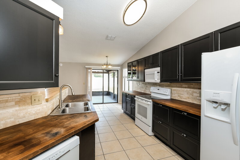 2,395/Mo, 5619 Garden Grove Cir Winter Park, FL 32792 Kitchen View 2