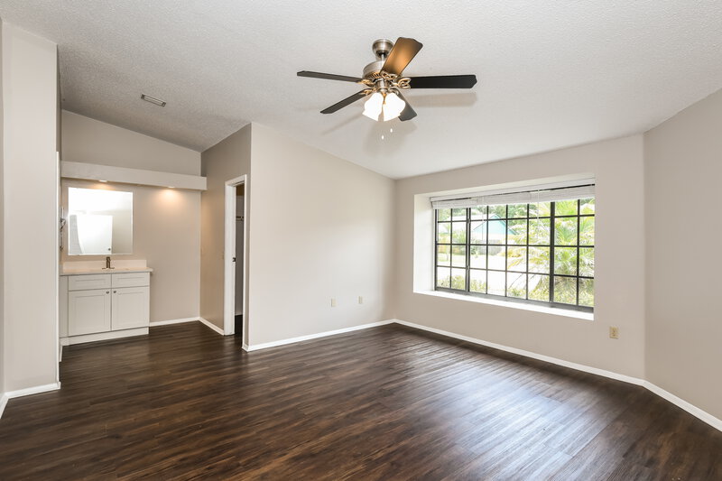 2,395/Mo, 5619 Garden Grove Cir Winter Park, FL 32792 Main Bedroom View