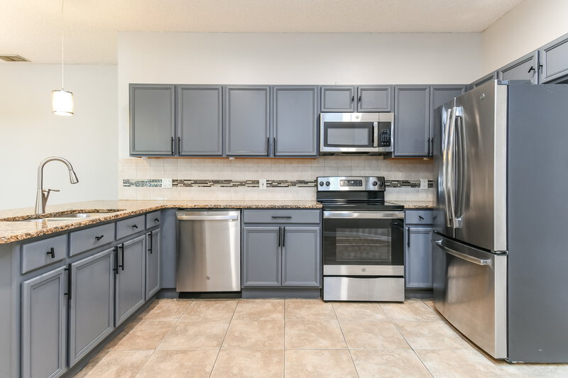 2,055/Mo, 503 Brighton Ct Kissimmee, FL 34758 Kitchen View