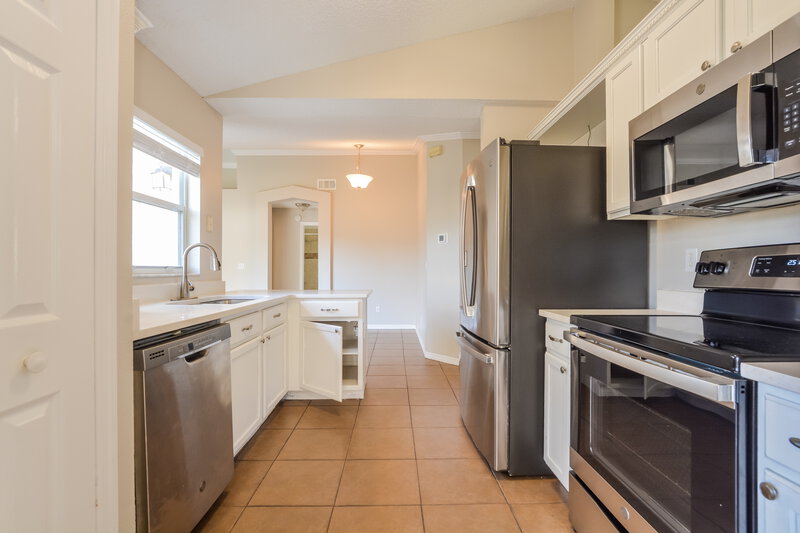 2,210/Mo, 2067 Key Lime St Ocoee, FL 34761 Kitchen View