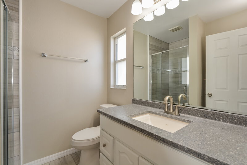 2,210/Mo, 2067 Key Lime St Ocoee, FL 34761 Main Bathroom View