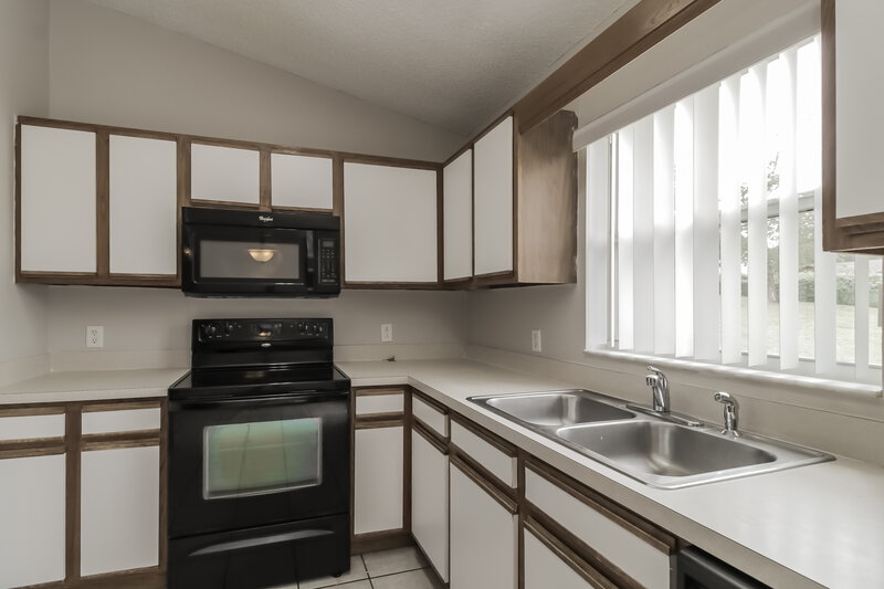 2,045/Mo, 618 Brooke Ct Clermont, FL 34711 Living Room View 3