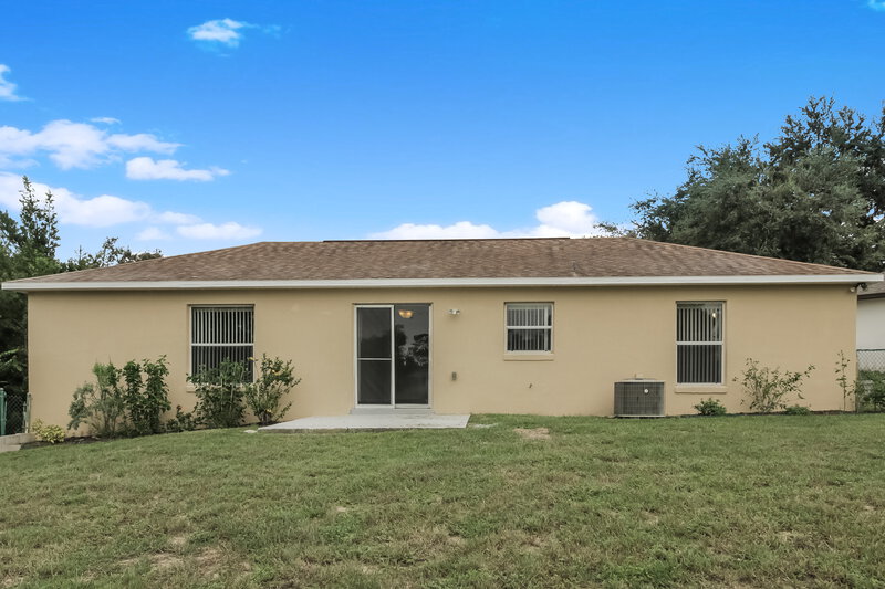2,045/Mo, 618 Brooke Ct Clermont, FL 34711 Rear View